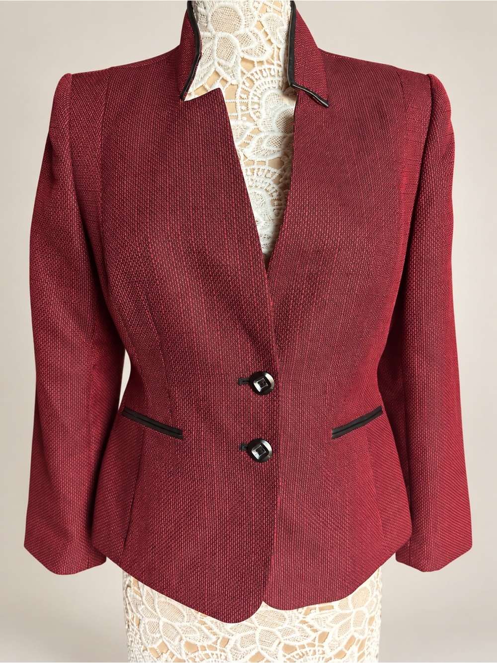 Tahari Arthur S. Levine Burgundy Black Trim Tailored Blazer Petite 8P